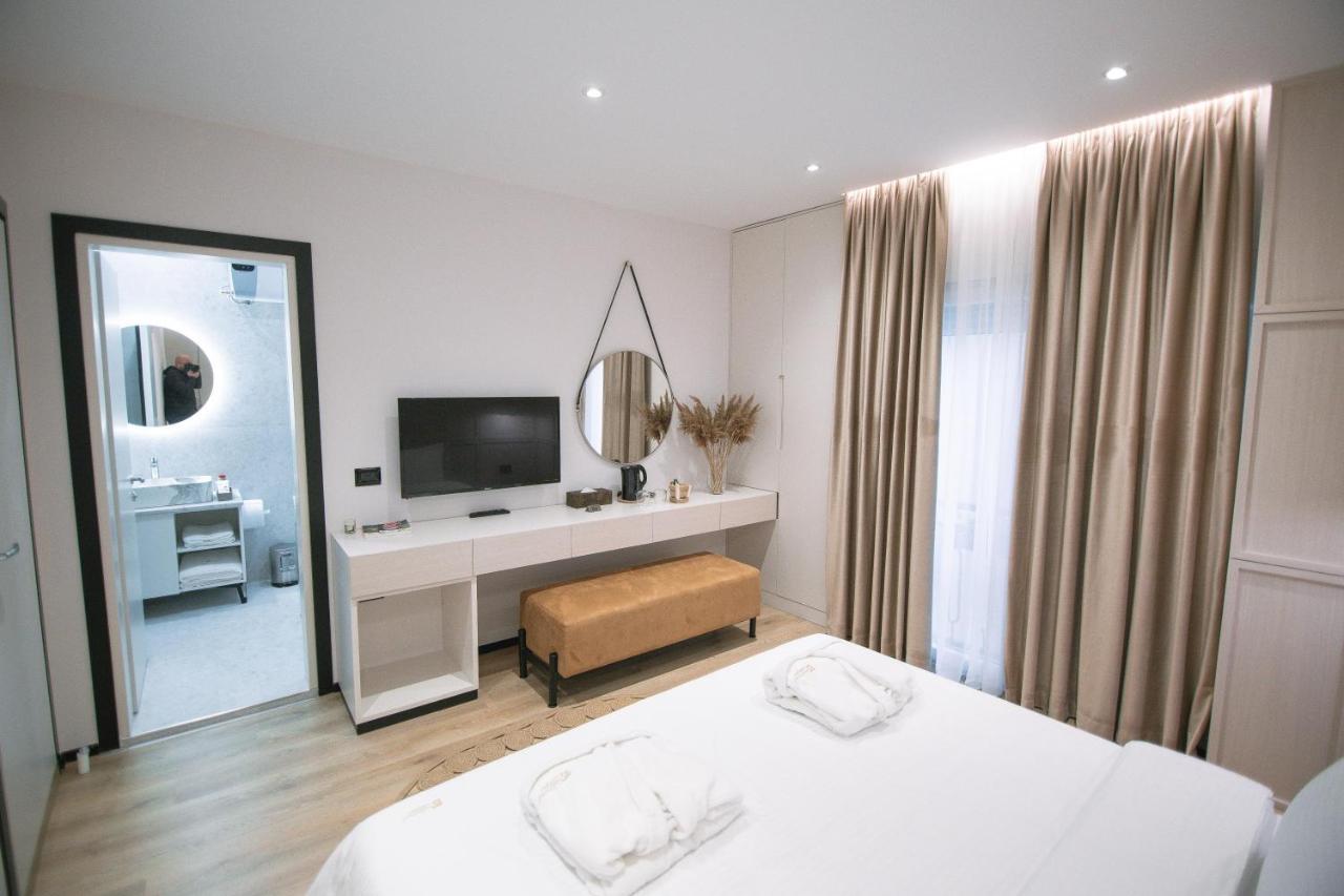 Boulevard Boutique Aparthotel Корча Экстерьер фото