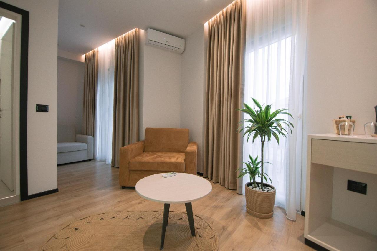 Boulevard Boutique Aparthotel Корча Экстерьер фото