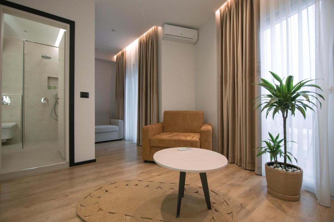 Boulevard Boutique Aparthotel Корча Экстерьер фото