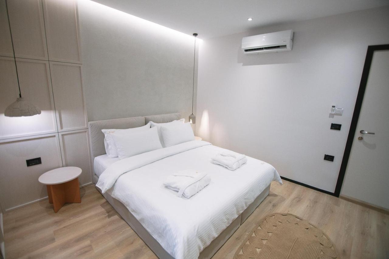 Boulevard Boutique Aparthotel Корча Экстерьер фото