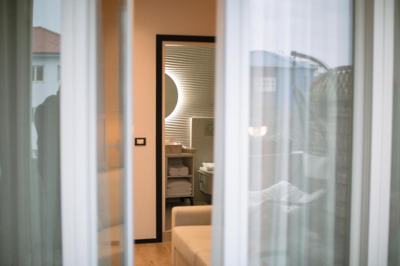 Boulevard Boutique Aparthotel Корча Экстерьер фото
