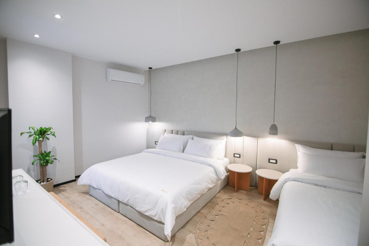 Boulevard Boutique Aparthotel Корча Экстерьер фото