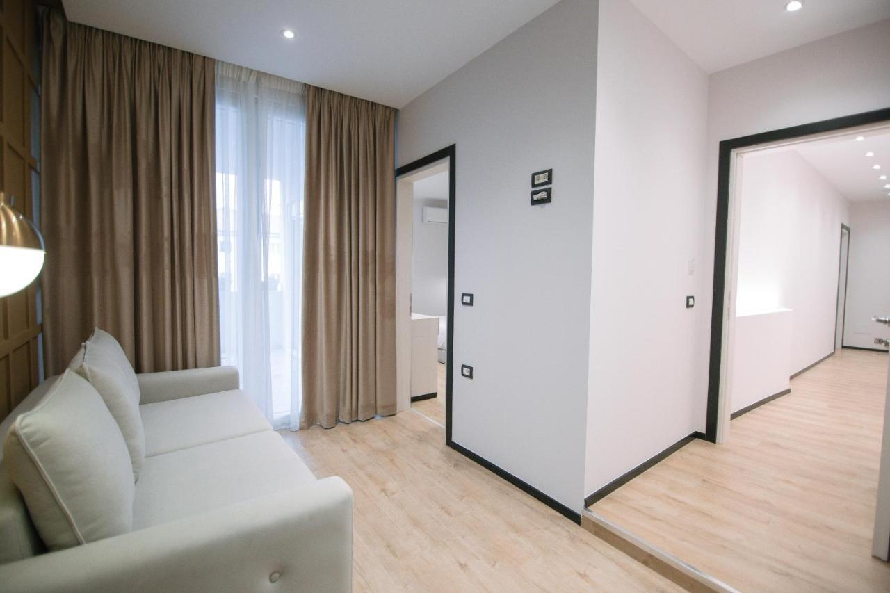 Boulevard Boutique Aparthotel Корча Экстерьер фото