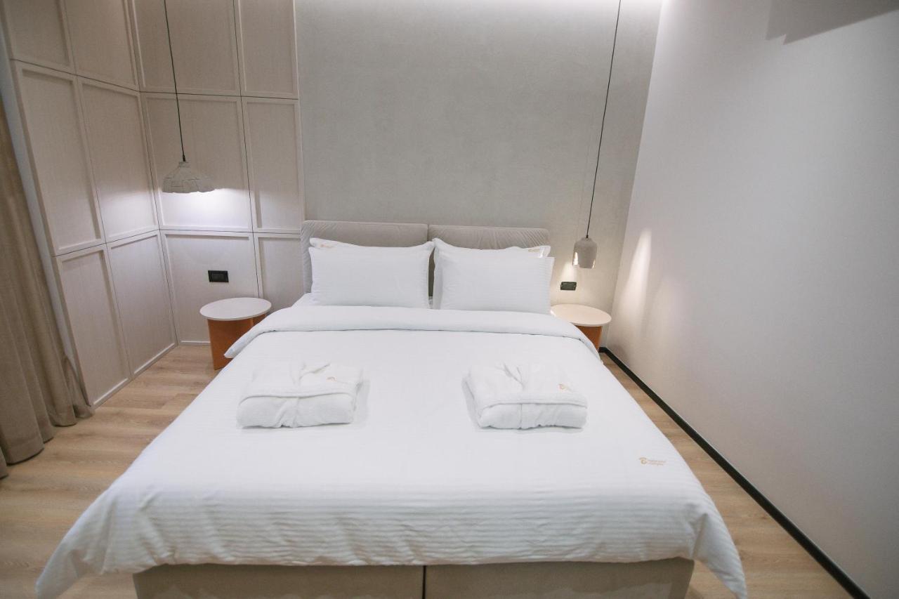 Boulevard Boutique Aparthotel Корча Экстерьер фото