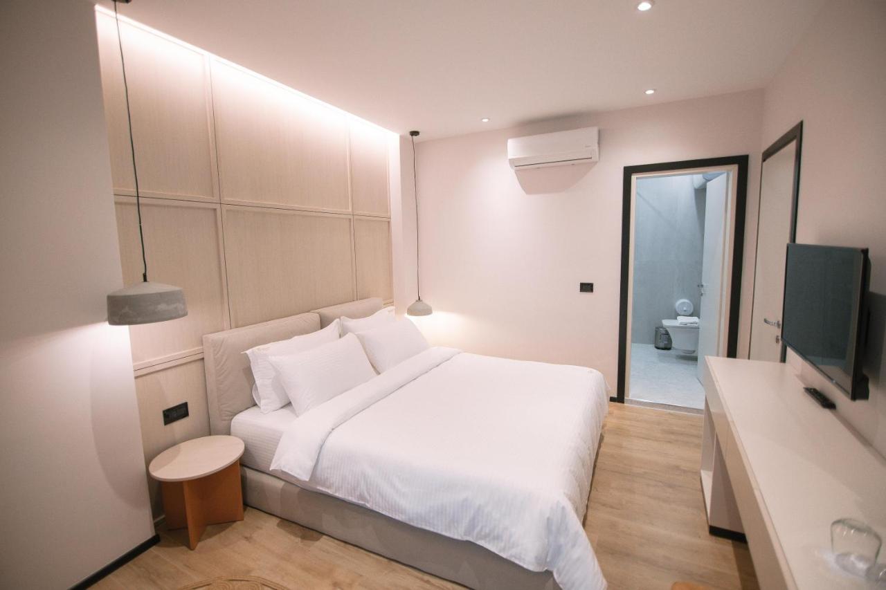 Boulevard Boutique Aparthotel Корча Экстерьер фото