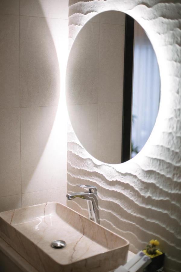 Boulevard Boutique Aparthotel Корча Экстерьер фото